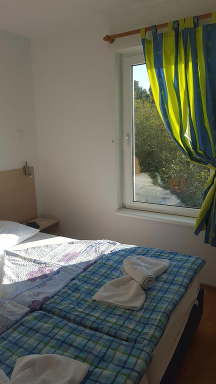 Omišalj Bed&Breakfast Villa Eva الغرفة الصورة